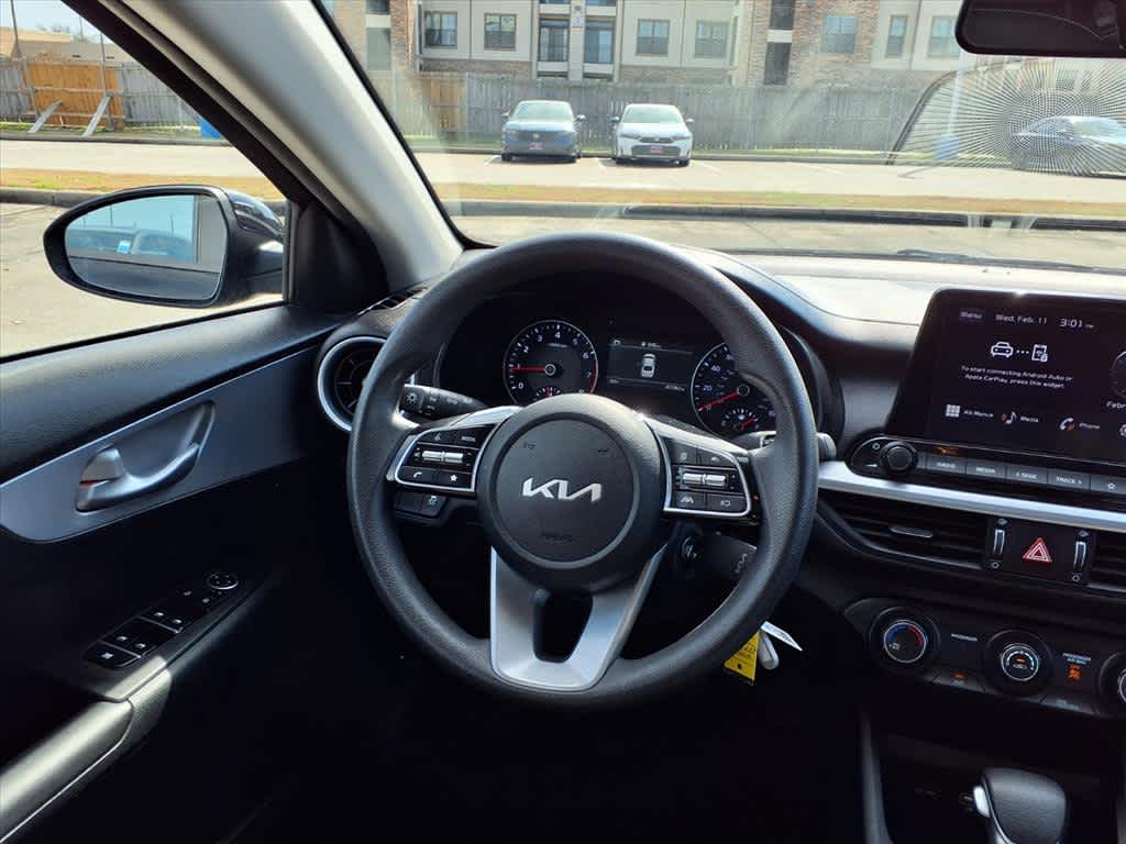 Thumbnail: 2024 Kia Forte - 16