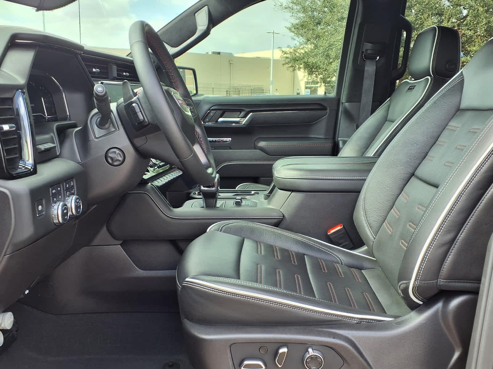 Thumbnail: 2024 GMC Sierra 1500 - 11