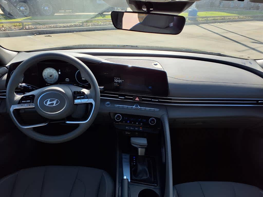 Thumbnail: 2024 Hyundai Elantra - 10