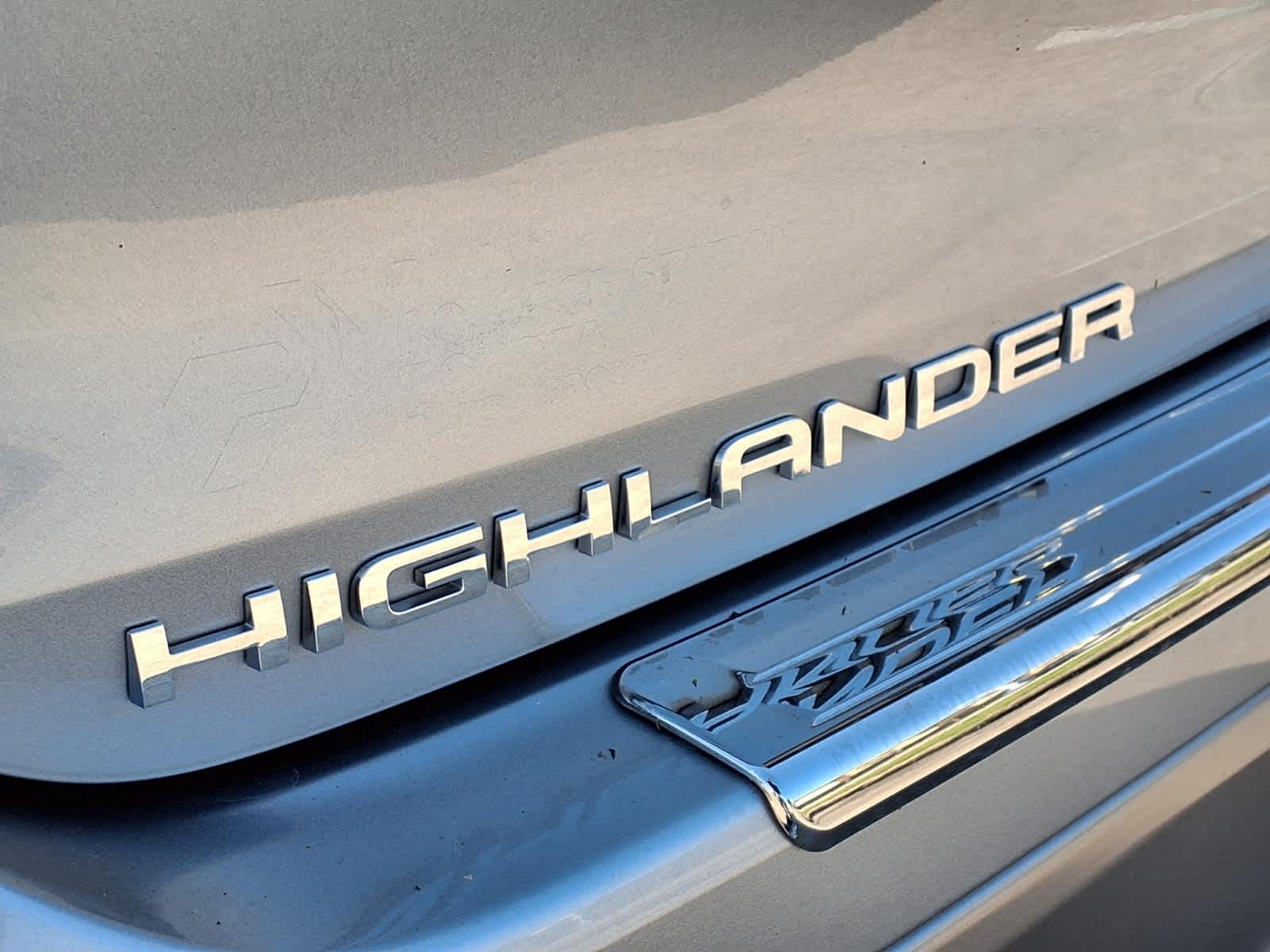Thumbnail: 2023 Toyota Highlander - 7