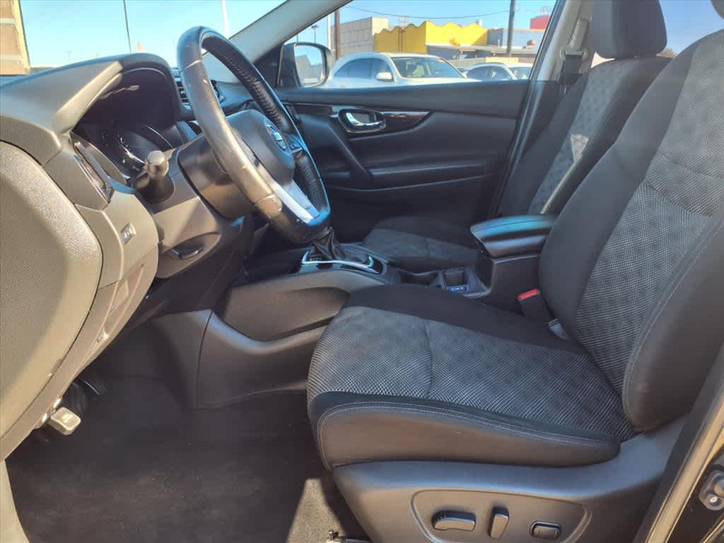 Thumbnail: 2021 Nissan Rogue Sport - 11