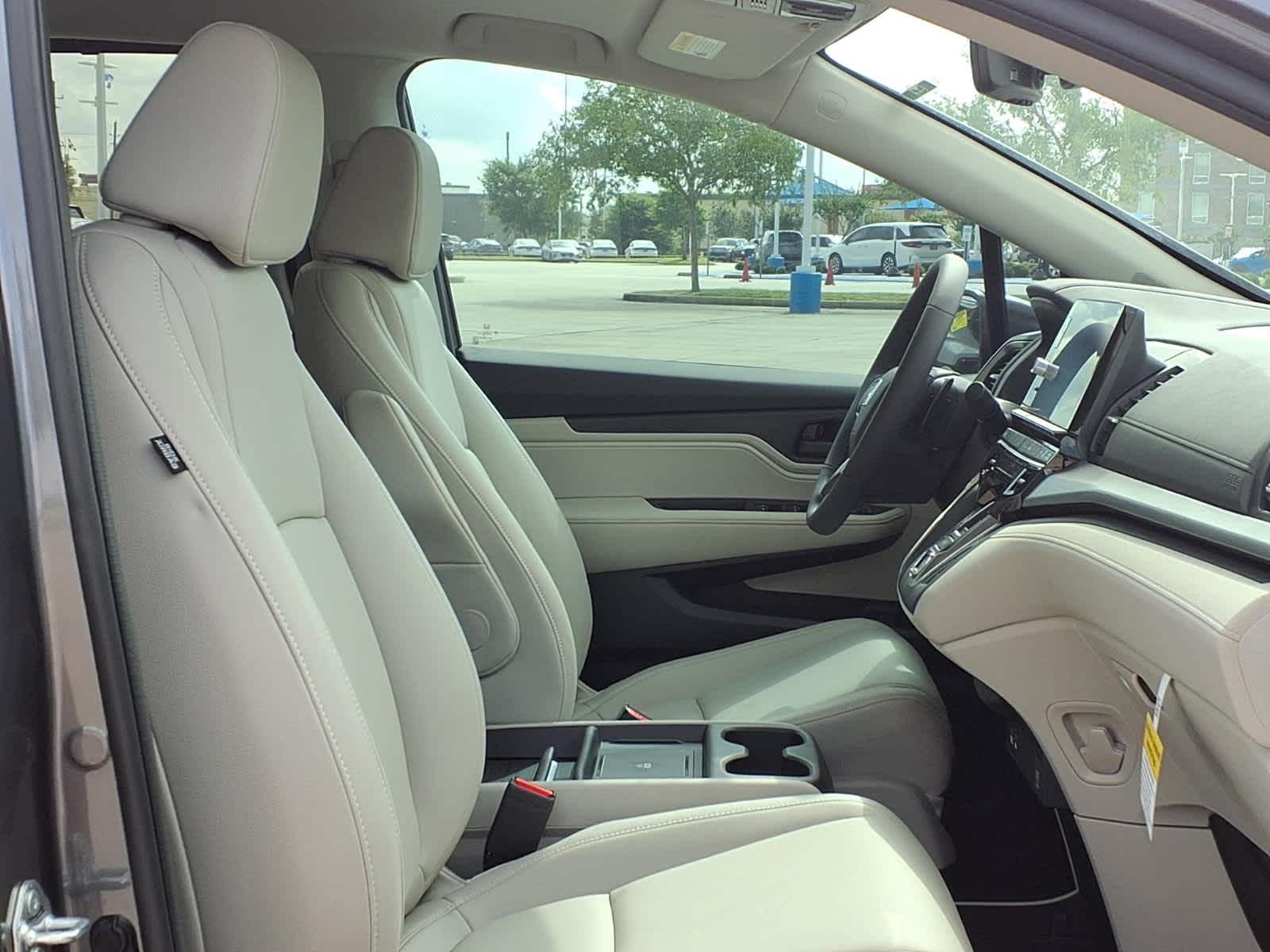 Thumbnail: 2026 Honda Odyssey - 13