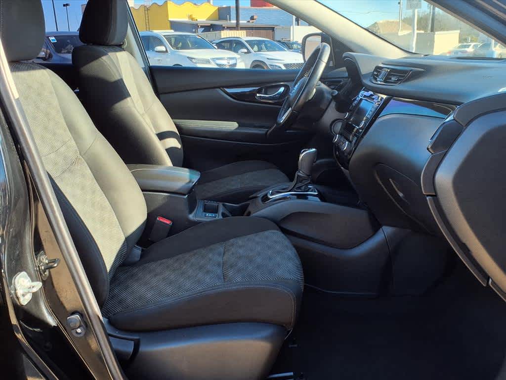 Thumbnail: 2021 Nissan Rogue Sport - 14