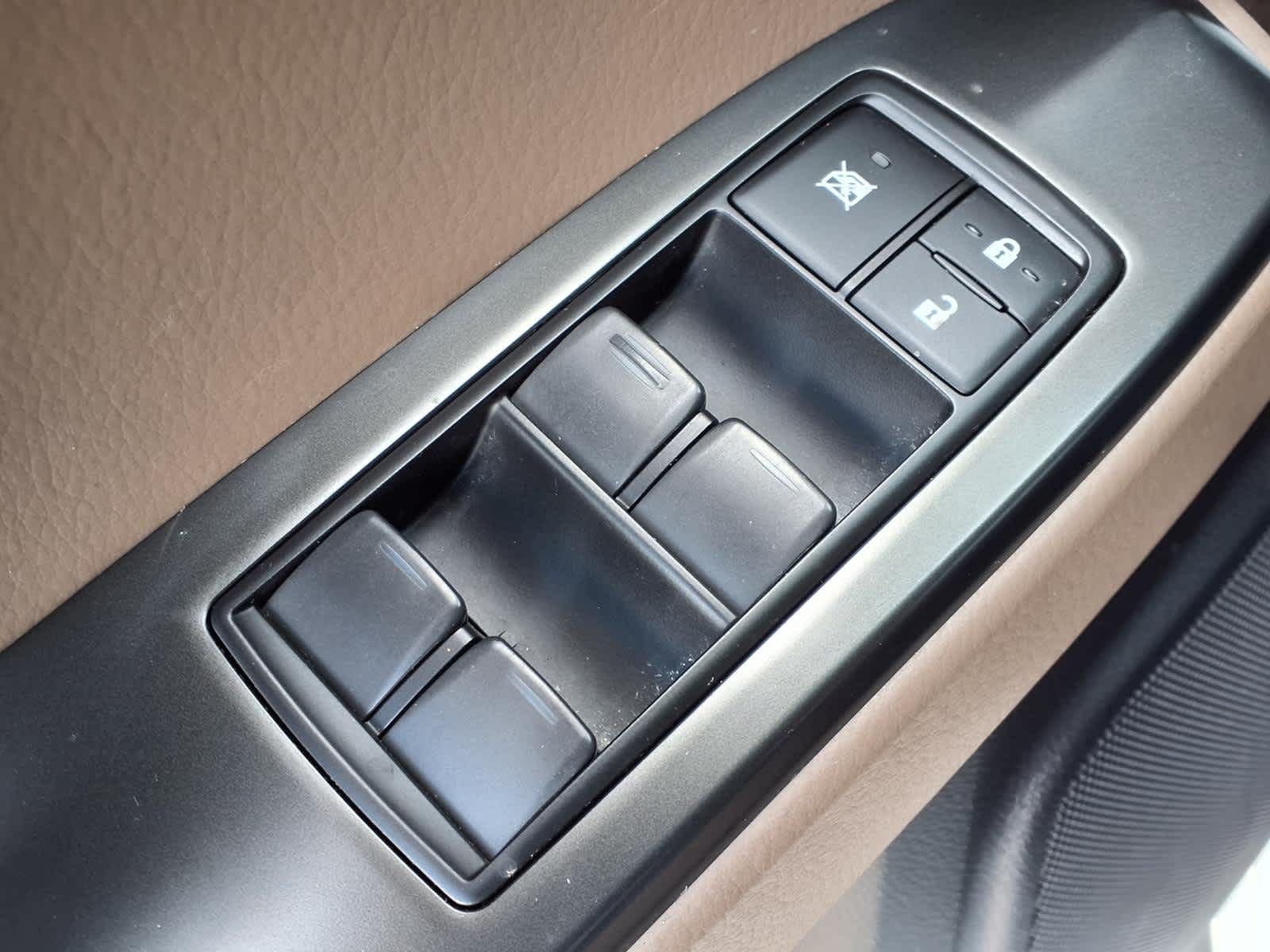 Thumbnail: 2023 Lexus GX - 21