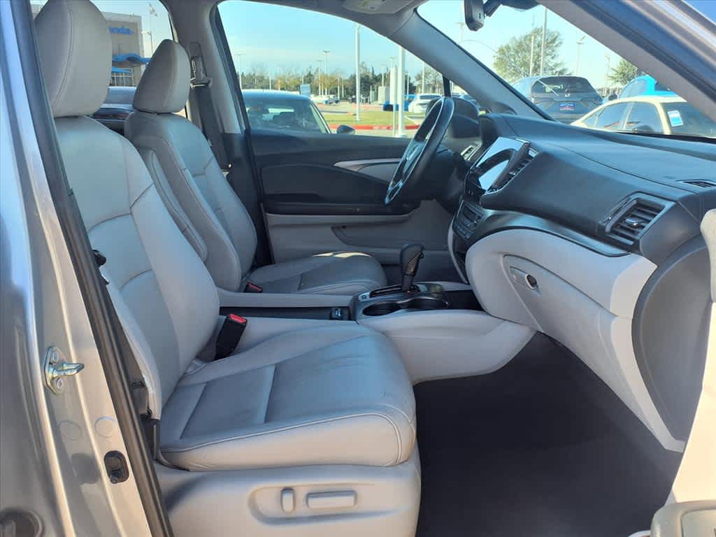 Thumbnail: 2020 Honda Pilot - 14