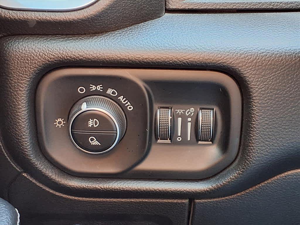 Thumbnail: 2025 RAM 1500 - 22