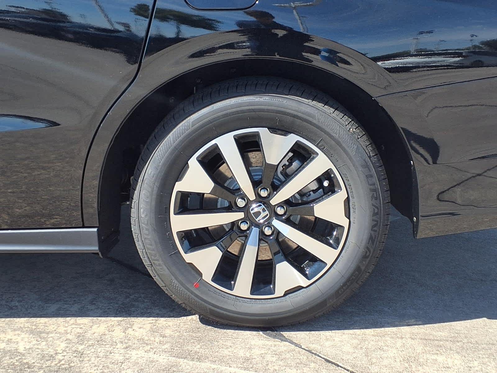 Thumbnail: 2026 Honda Odyssey - 8