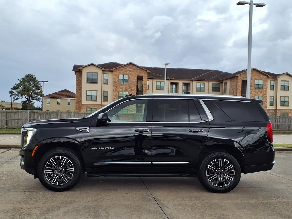 Used 2025 GMC Yukon Elevation SUV