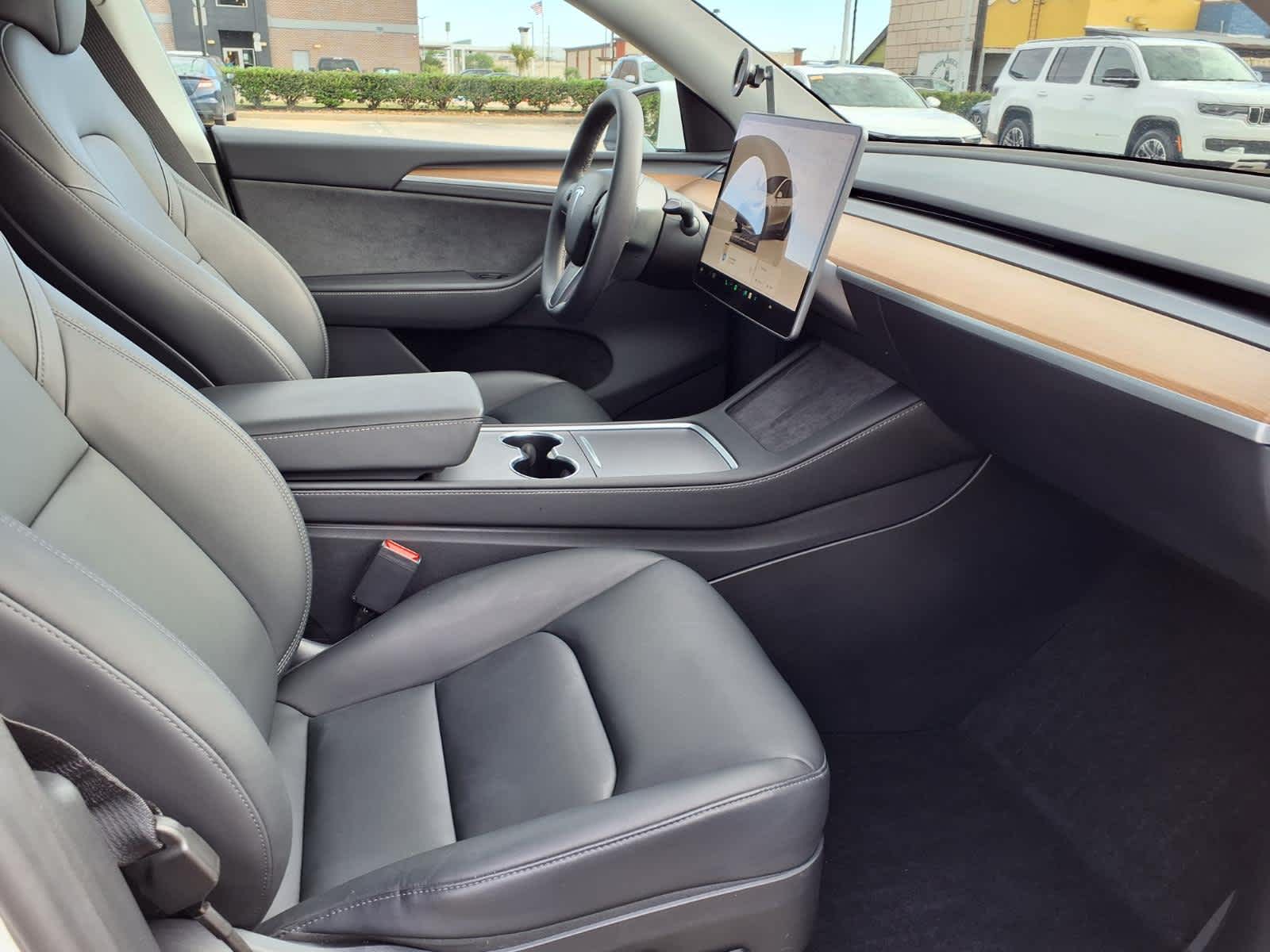 Thumbnail: 2025 Tesla Model Y - 13