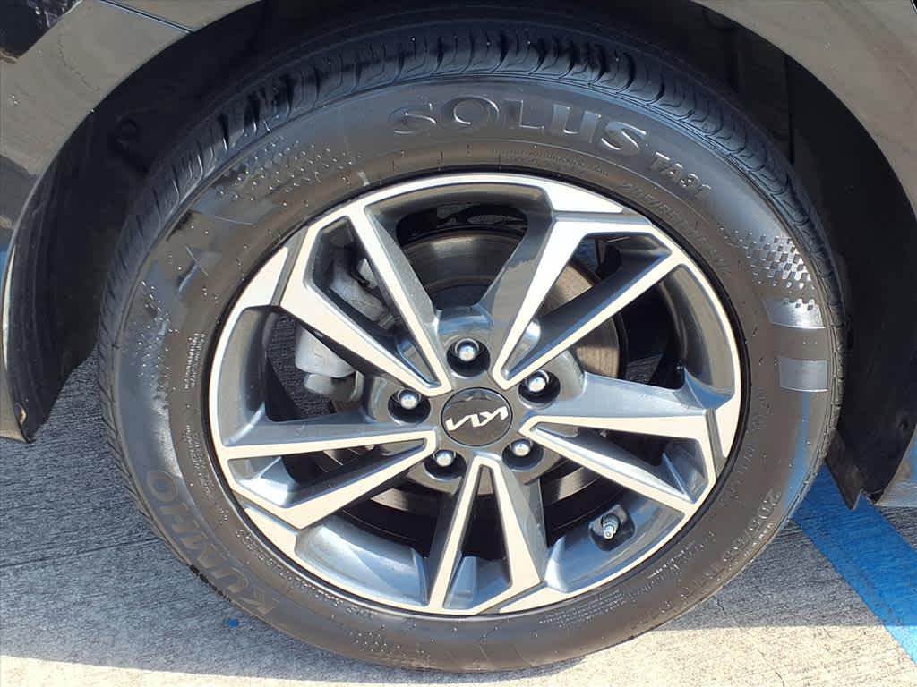 Thumbnail: 2024 Kia Forte - 9