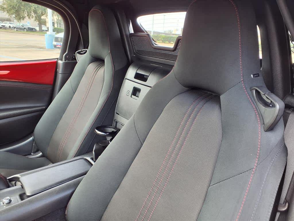 Thumbnail: 2016 Mazda MX-5 Miata - 12