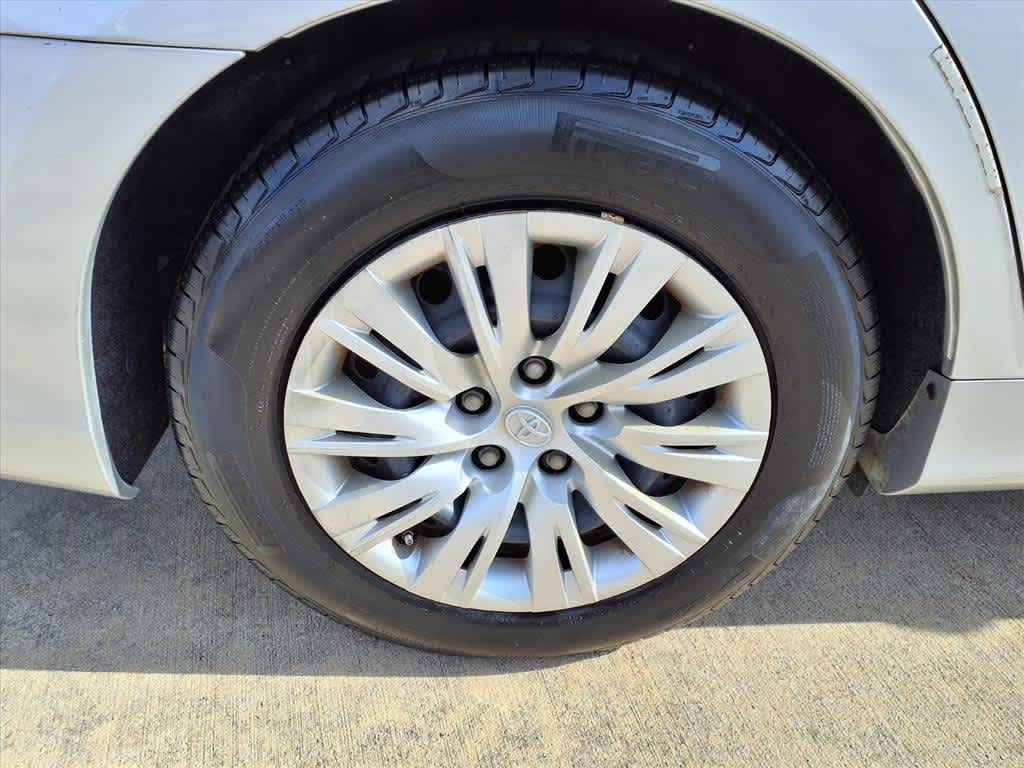 Thumbnail: 2014 Toyota Camry - 8