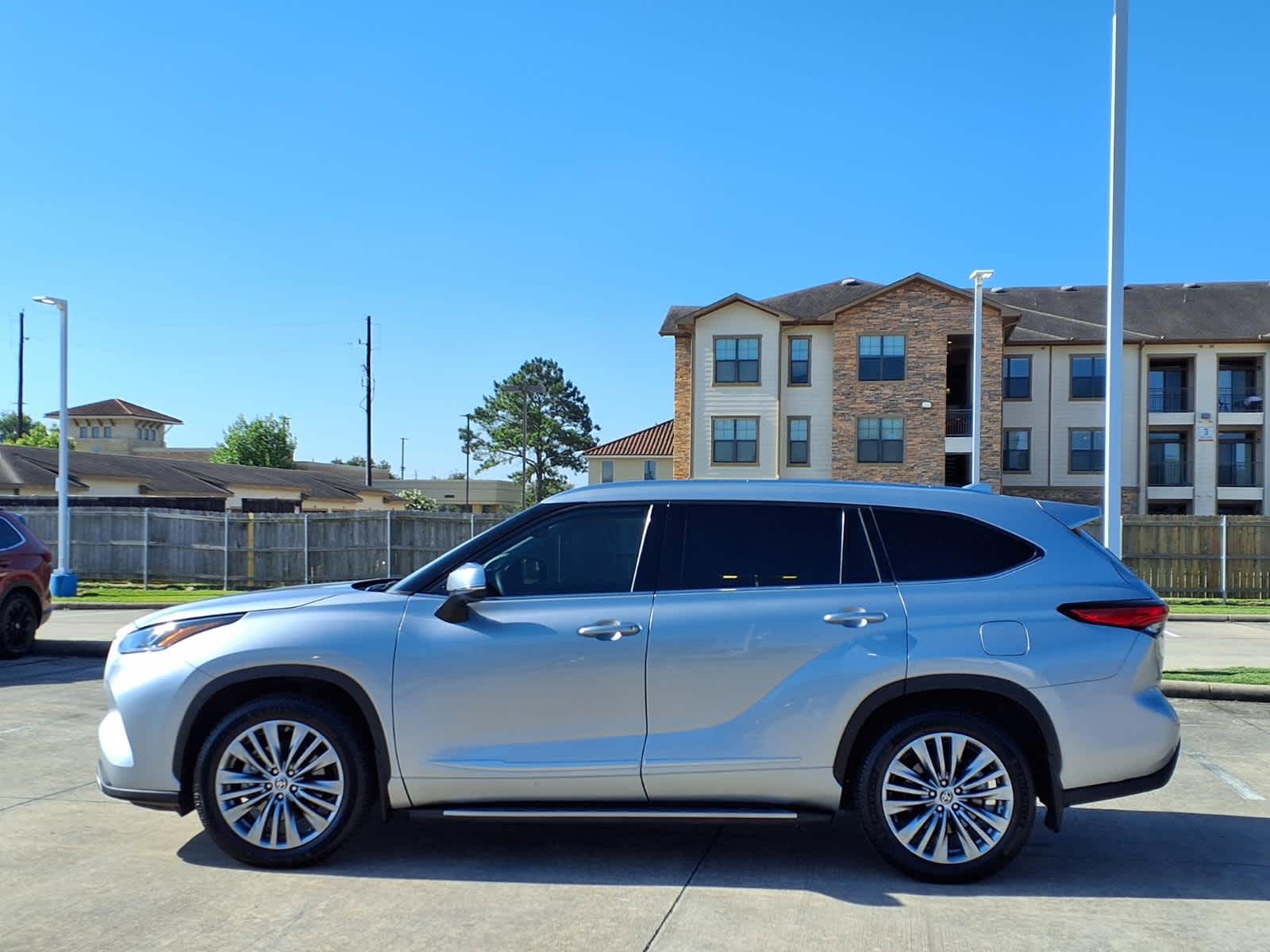 Thumbnail: 2023 Toyota Highlander - 4