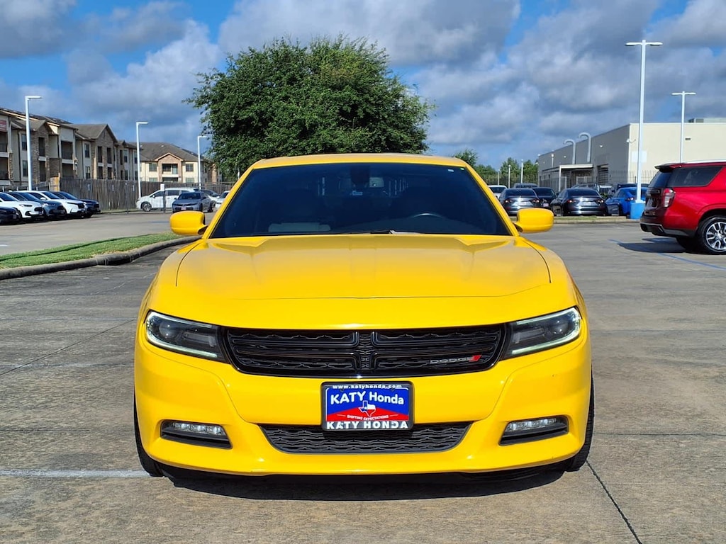 Used 2017 Dodge Charger SXT Sedan