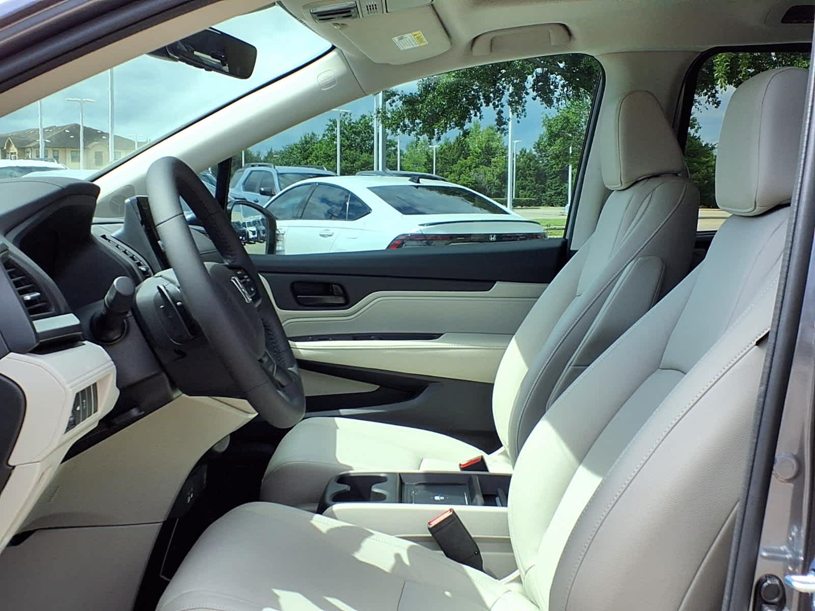 Thumbnail: 2026 Honda Odyssey - 10