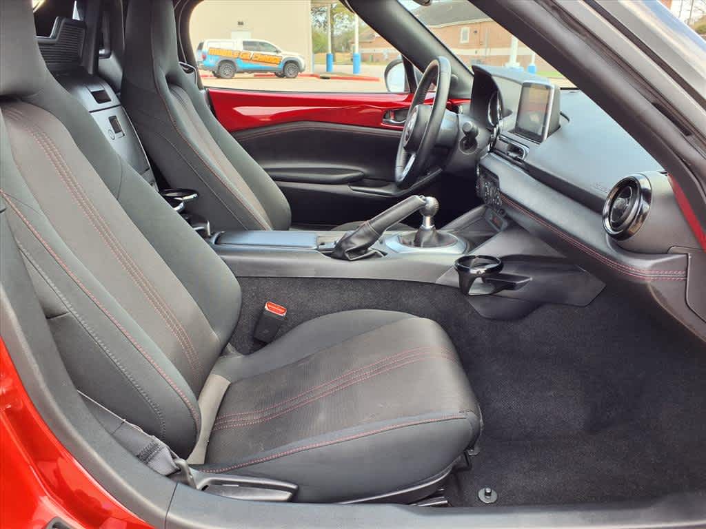 Thumbnail: 2016 Mazda MX-5 Miata - 11