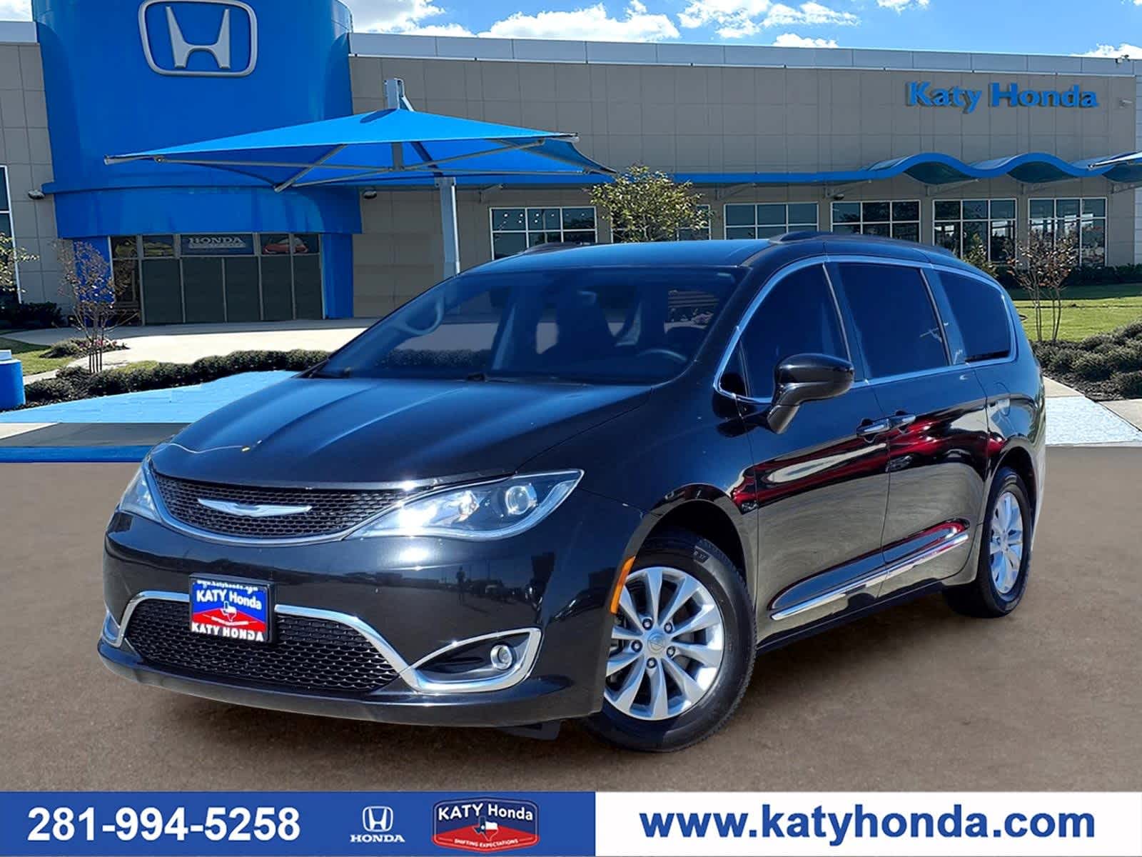 2017 Chrysler Pacifica Touring L -
                  Katy, TX