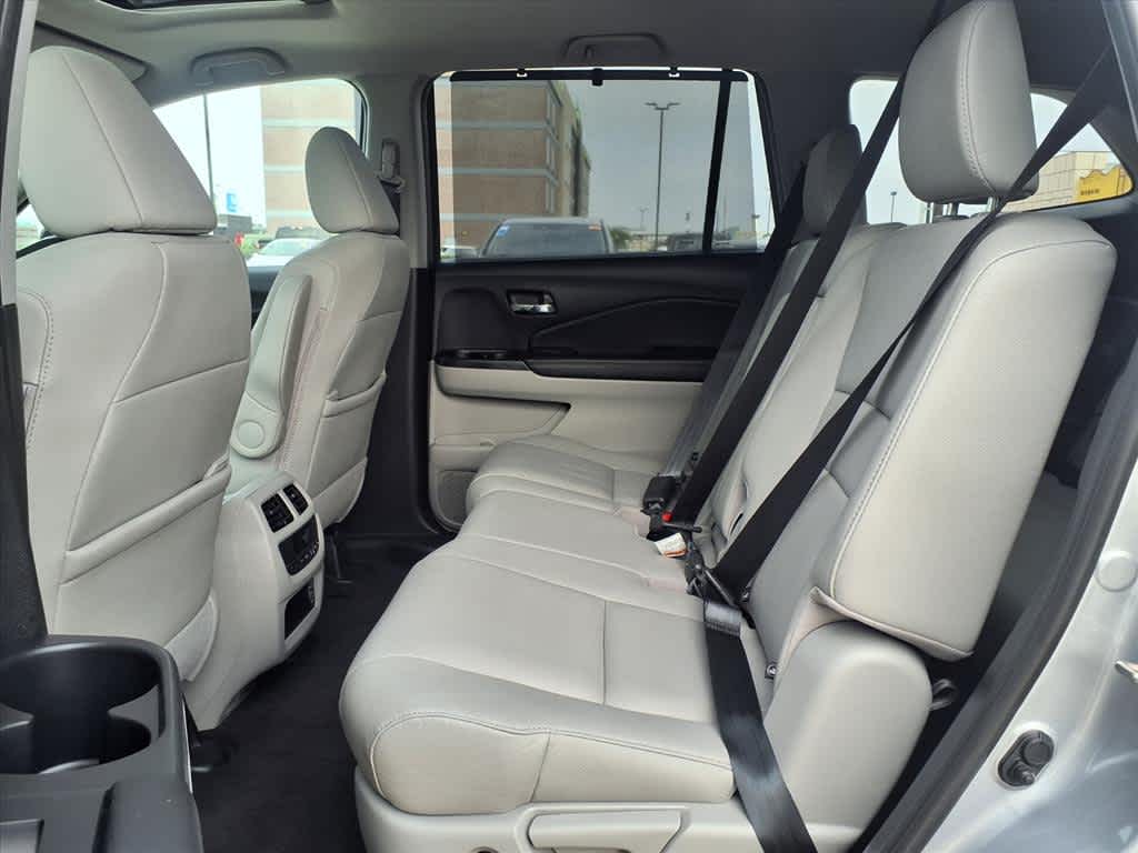 Thumbnail: 2019 Honda Pilot - 13