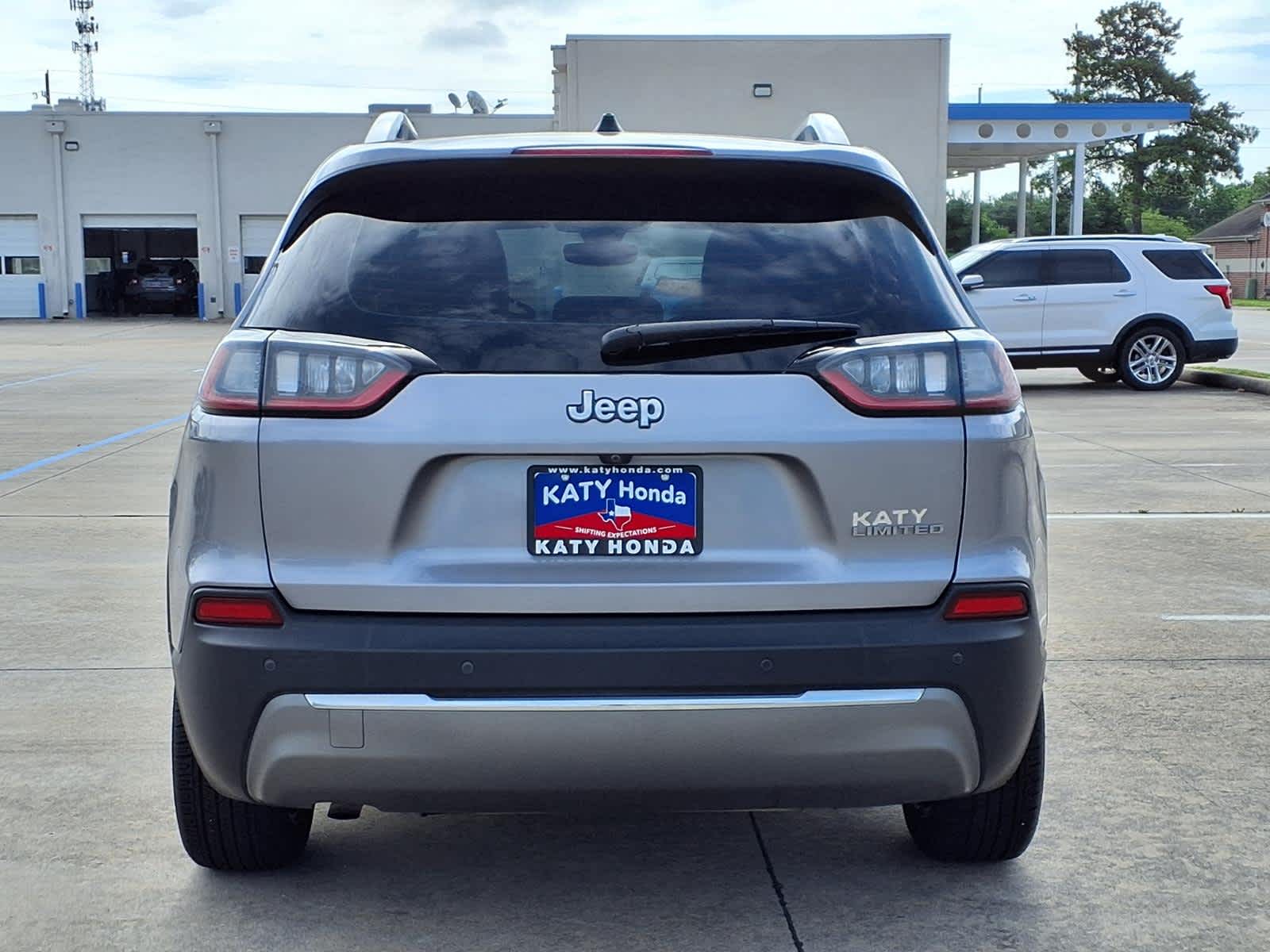 Thumbnail: 2019 Jeep Cherokee - 6