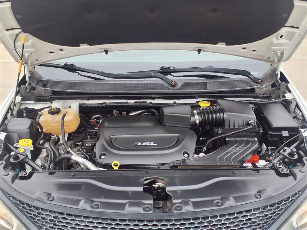 Thumbnail: 2018 Chrysler Pacifica - 9