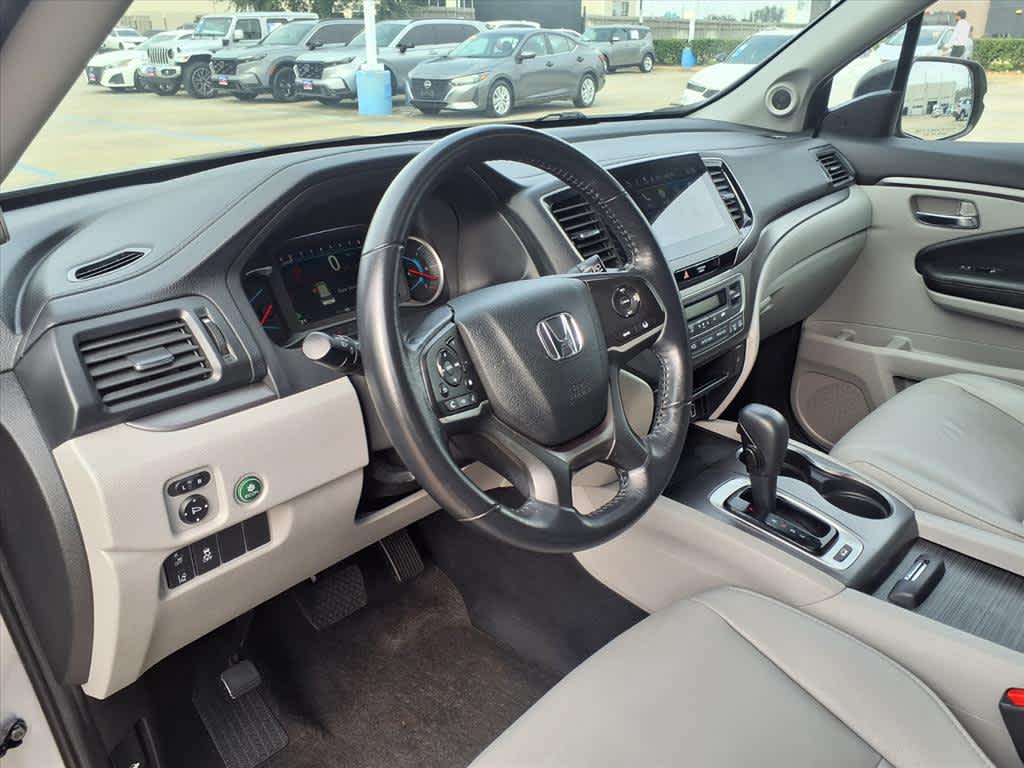 Thumbnail: 2019 Honda Pilot - 2