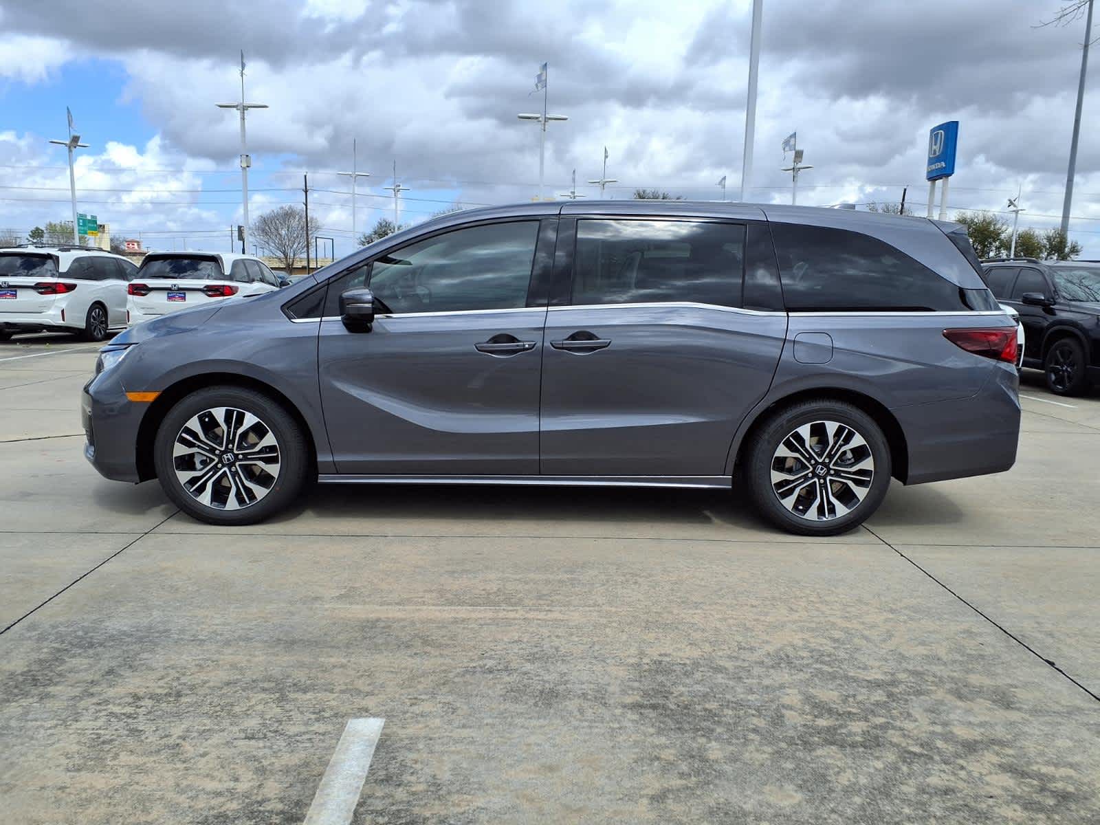 Thumbnail: 2026 Honda Odyssey - 3