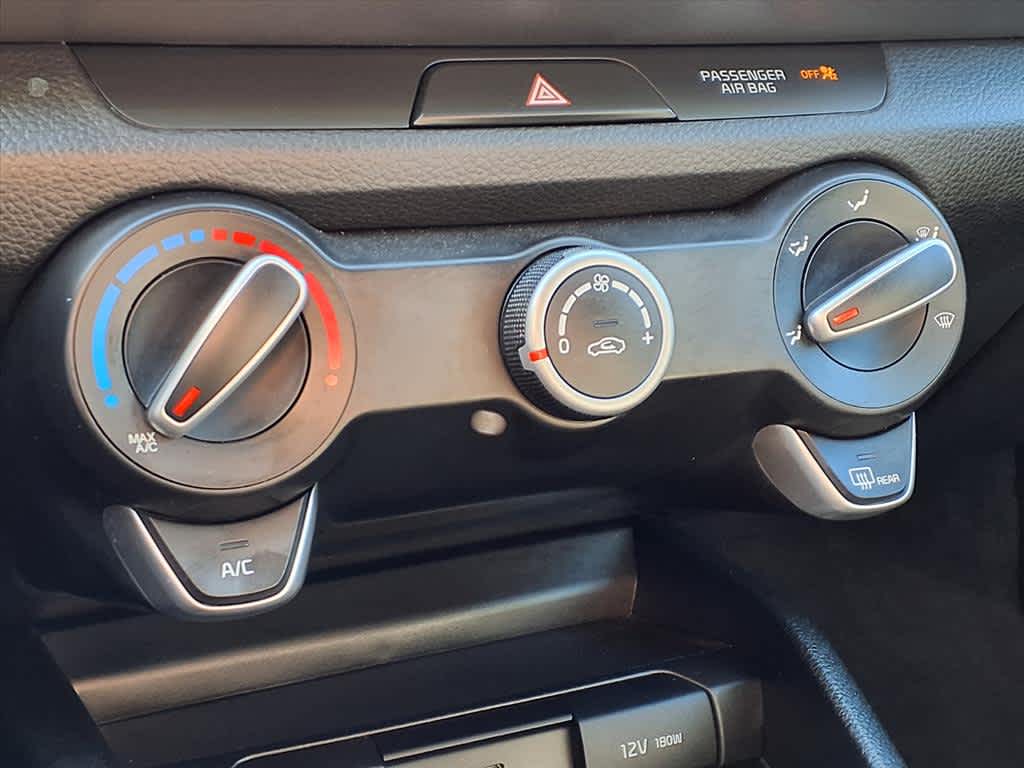 Thumbnail: 2023 Kia Rio - 21