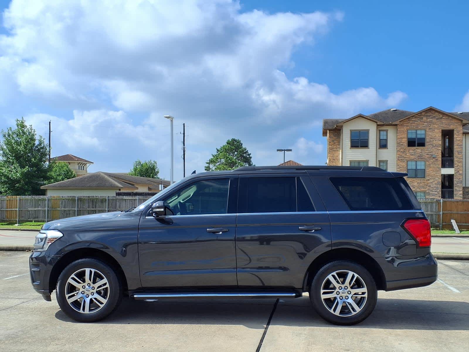 Thumbnail: 2022 Ford Expedition - 3