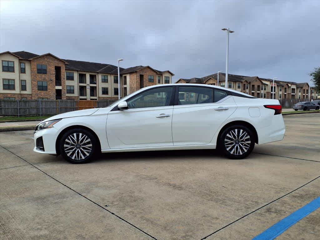 Thumbnail: 2023 Nissan Altima - 3