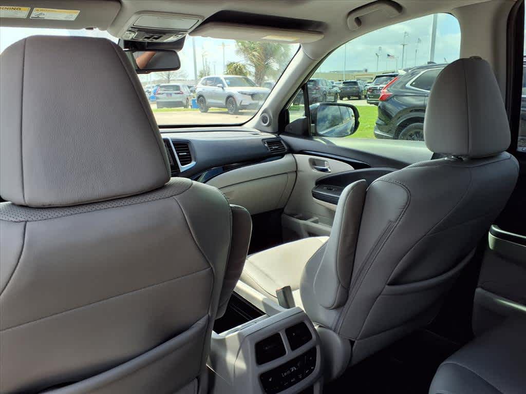 Thumbnail: 2018 Honda Pilot - 12