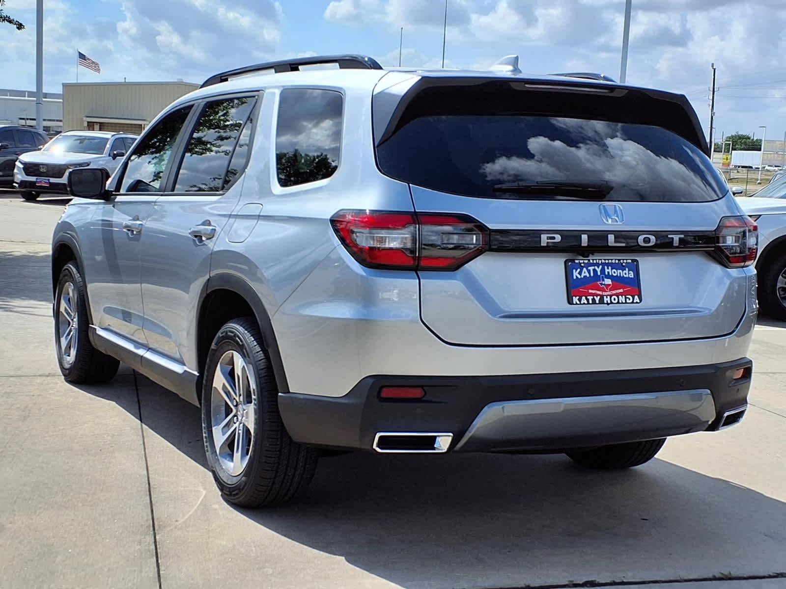 Thumbnail: 2026 Honda Pilot - 4