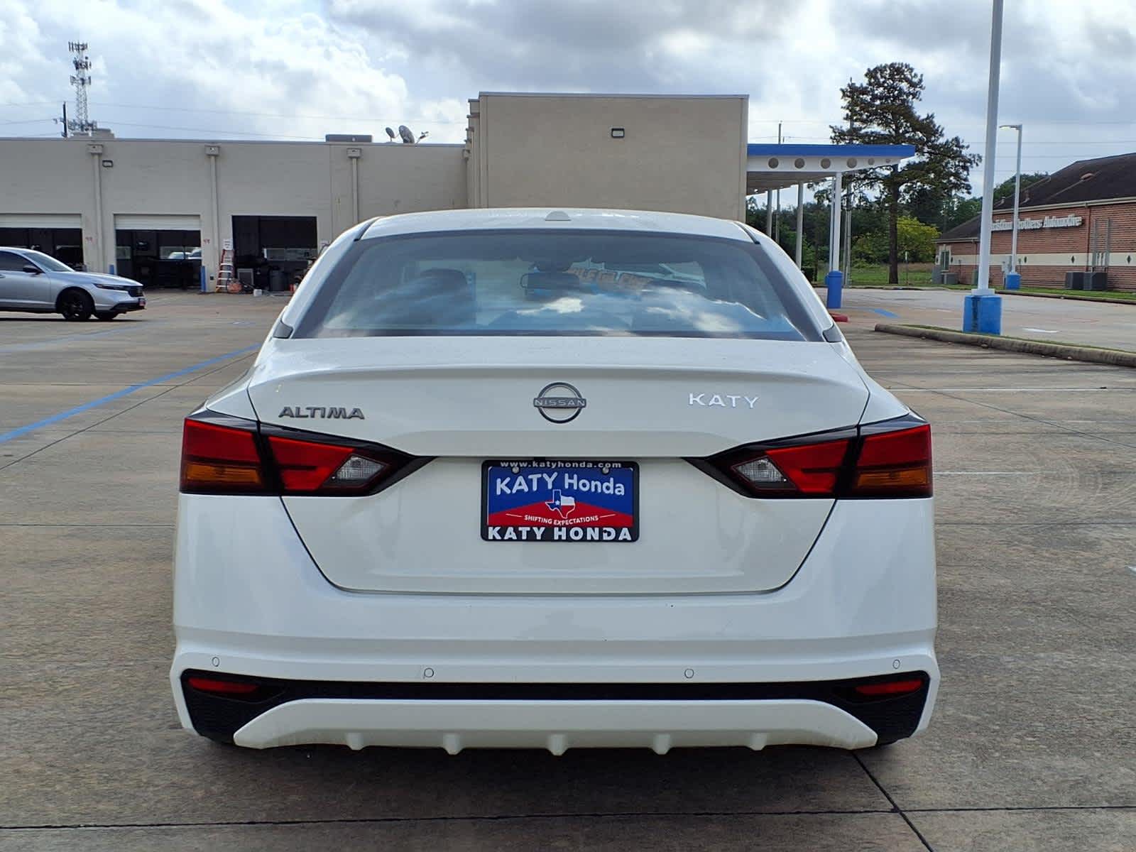Thumbnail: 2025 Nissan Altima - 6