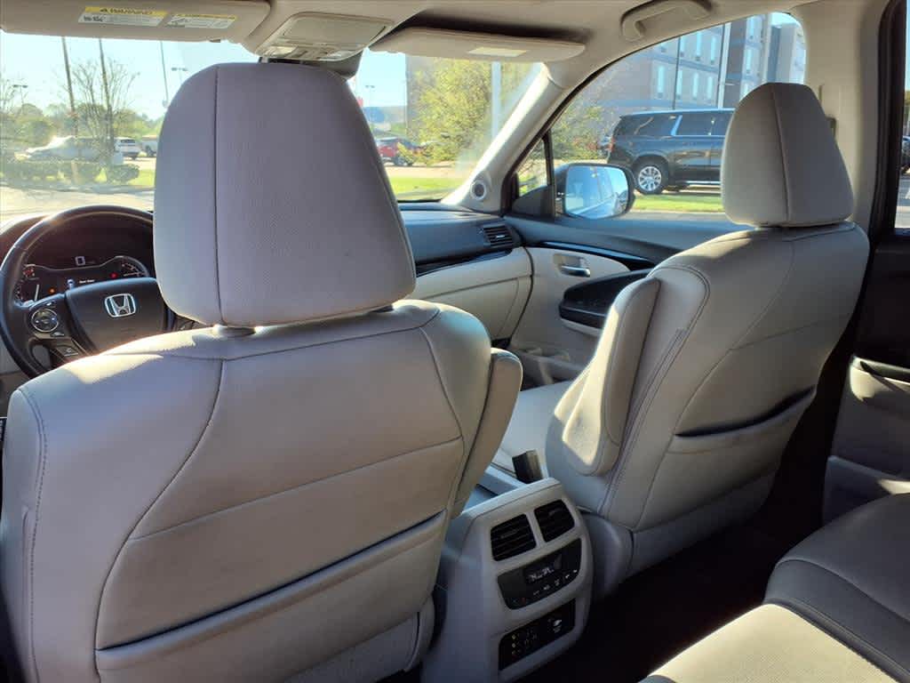 Thumbnail: 2016 Honda Pilot - 11