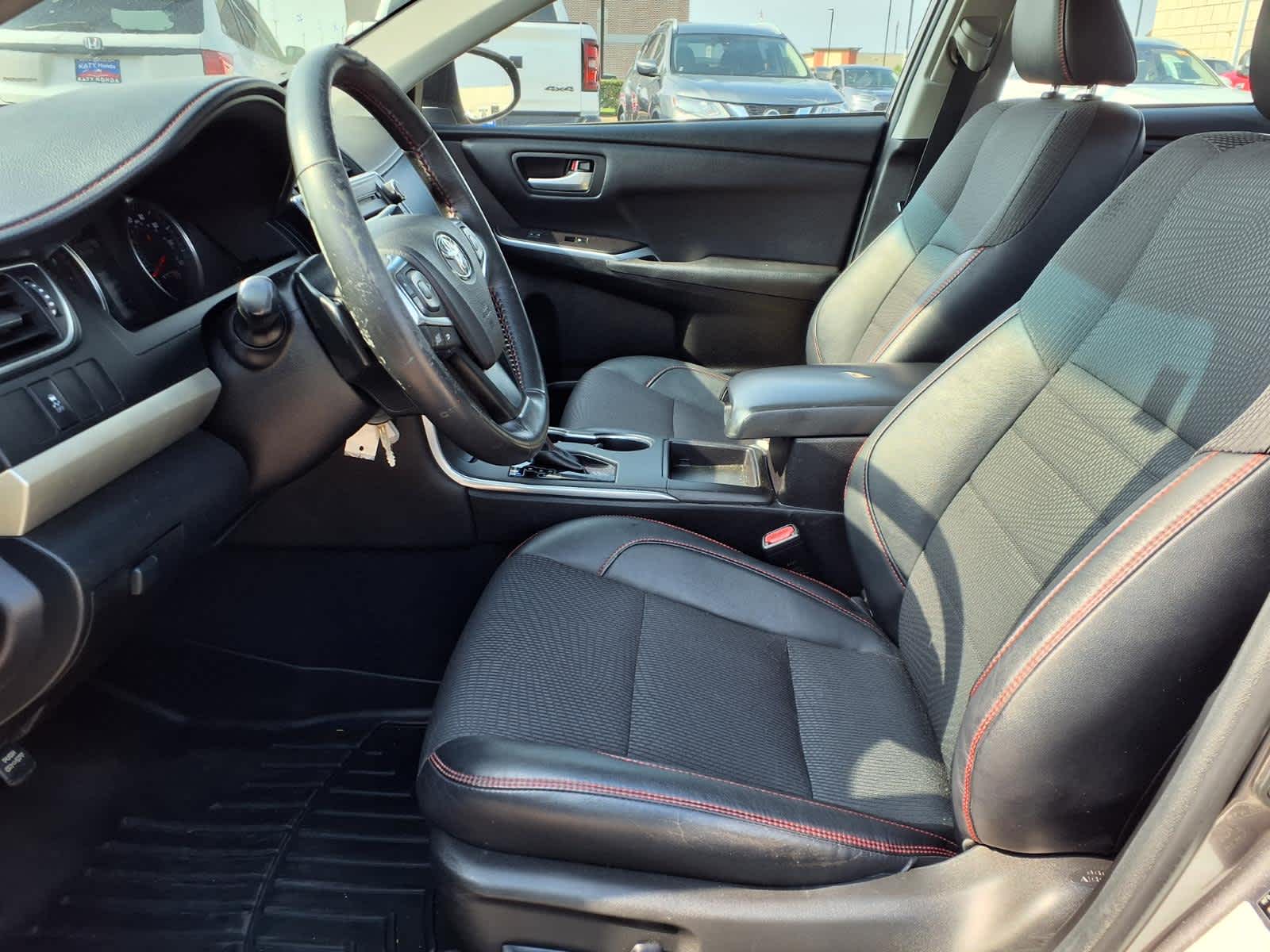 Thumbnail: 2017 Toyota Camry - 9
