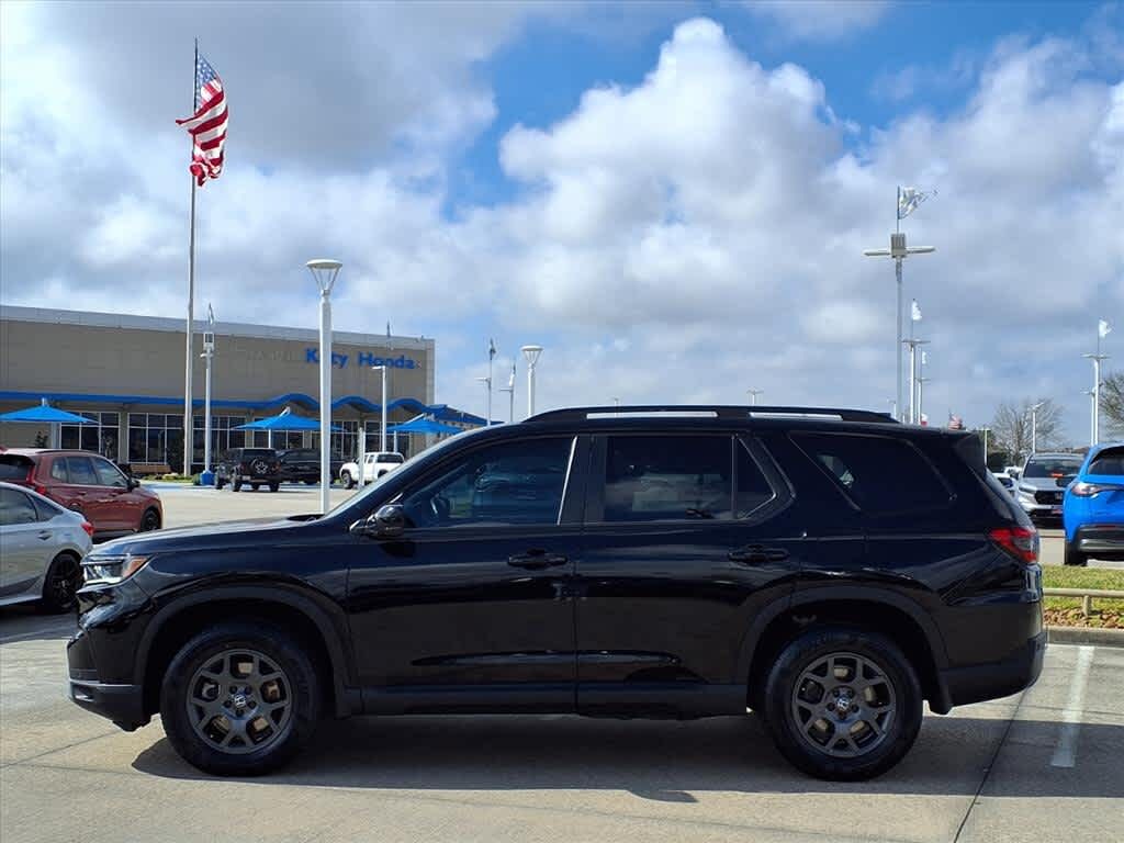 Used 2024 Honda Pilot TrailSport SUV