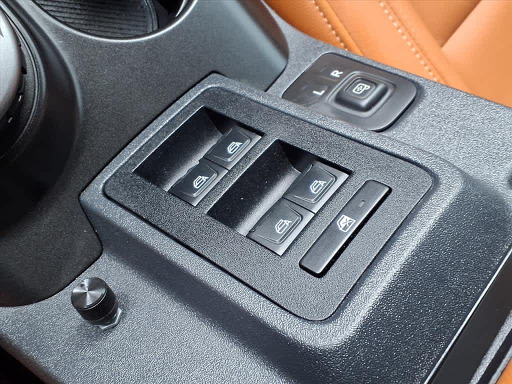 Thumbnail: 2022 Ford Bronco - 21