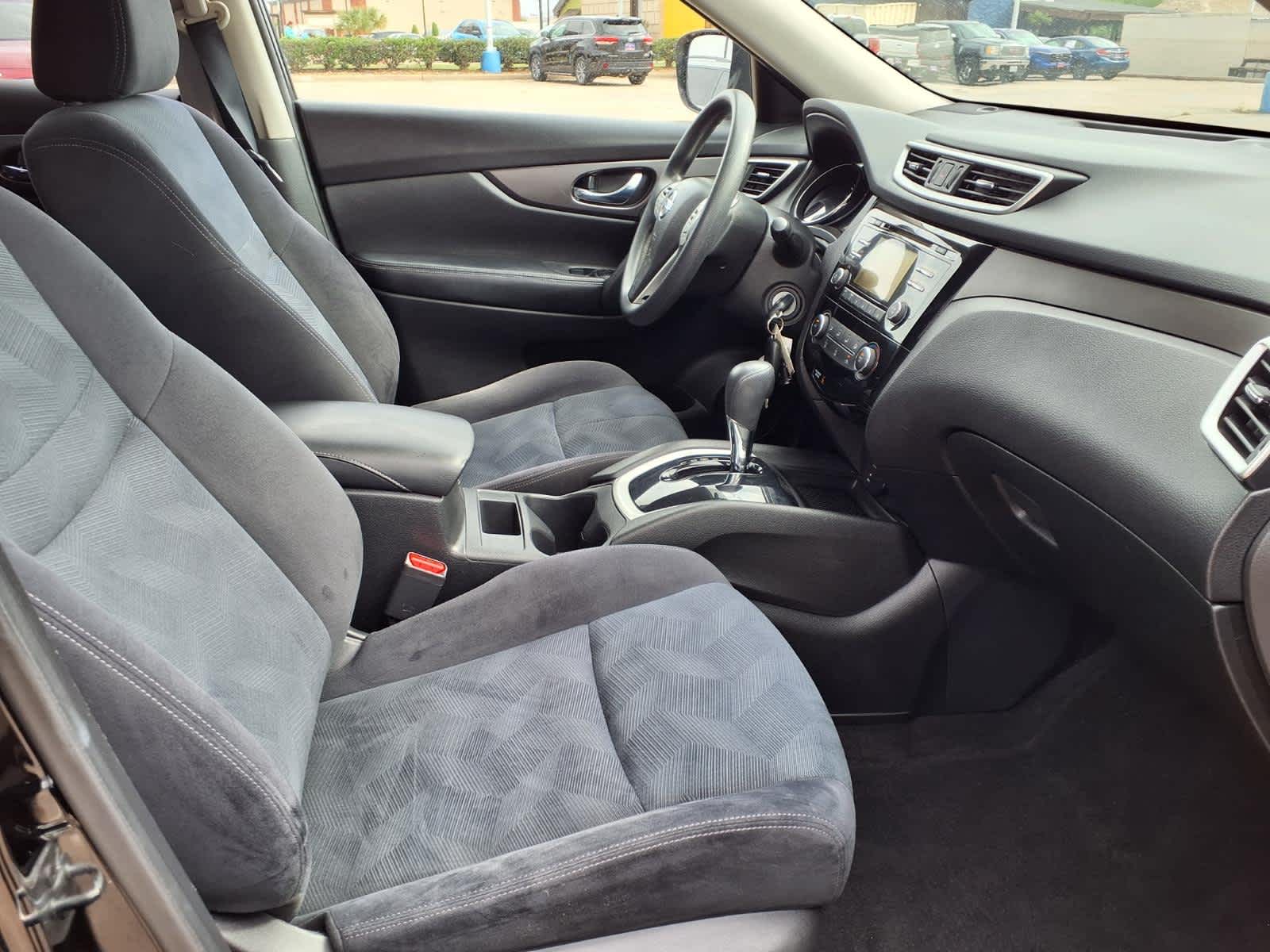 Thumbnail: 2016 Nissan Rogue - 14