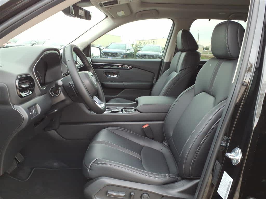 Thumbnail: 2025 Honda Pilot - 11