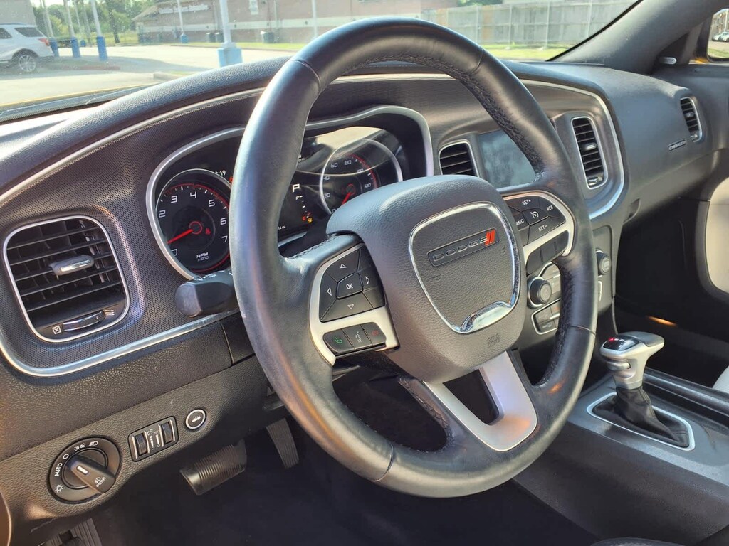 Used 2017 Dodge Charger SXT Sedan