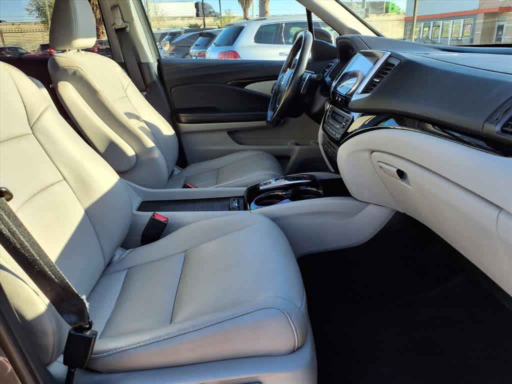 Thumbnail: 2016 Honda Pilot - 13