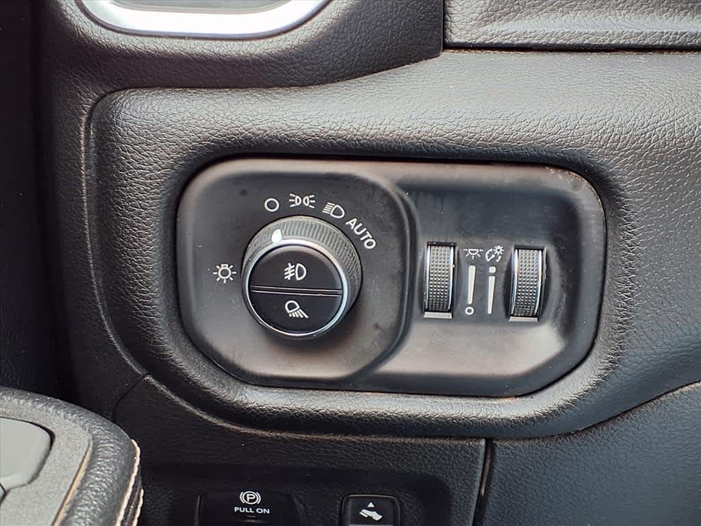 Thumbnail: 2025 RAM 1500 - 21