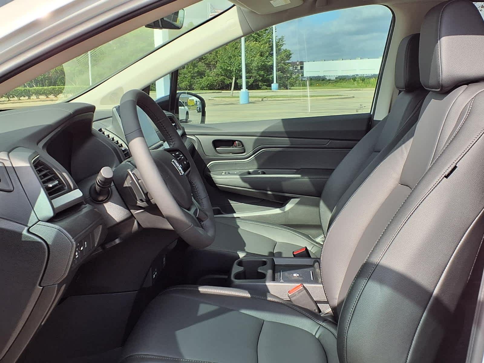 Thumbnail: 2026 Honda Odyssey - 10