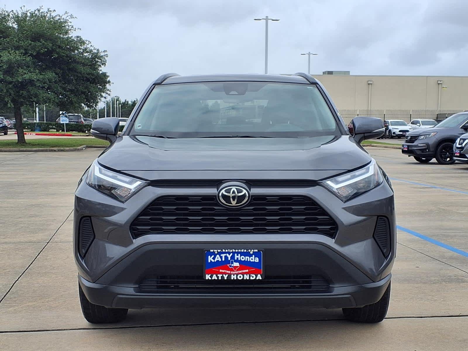 Thumbnail: 2022 Toyota RAV4 - 3