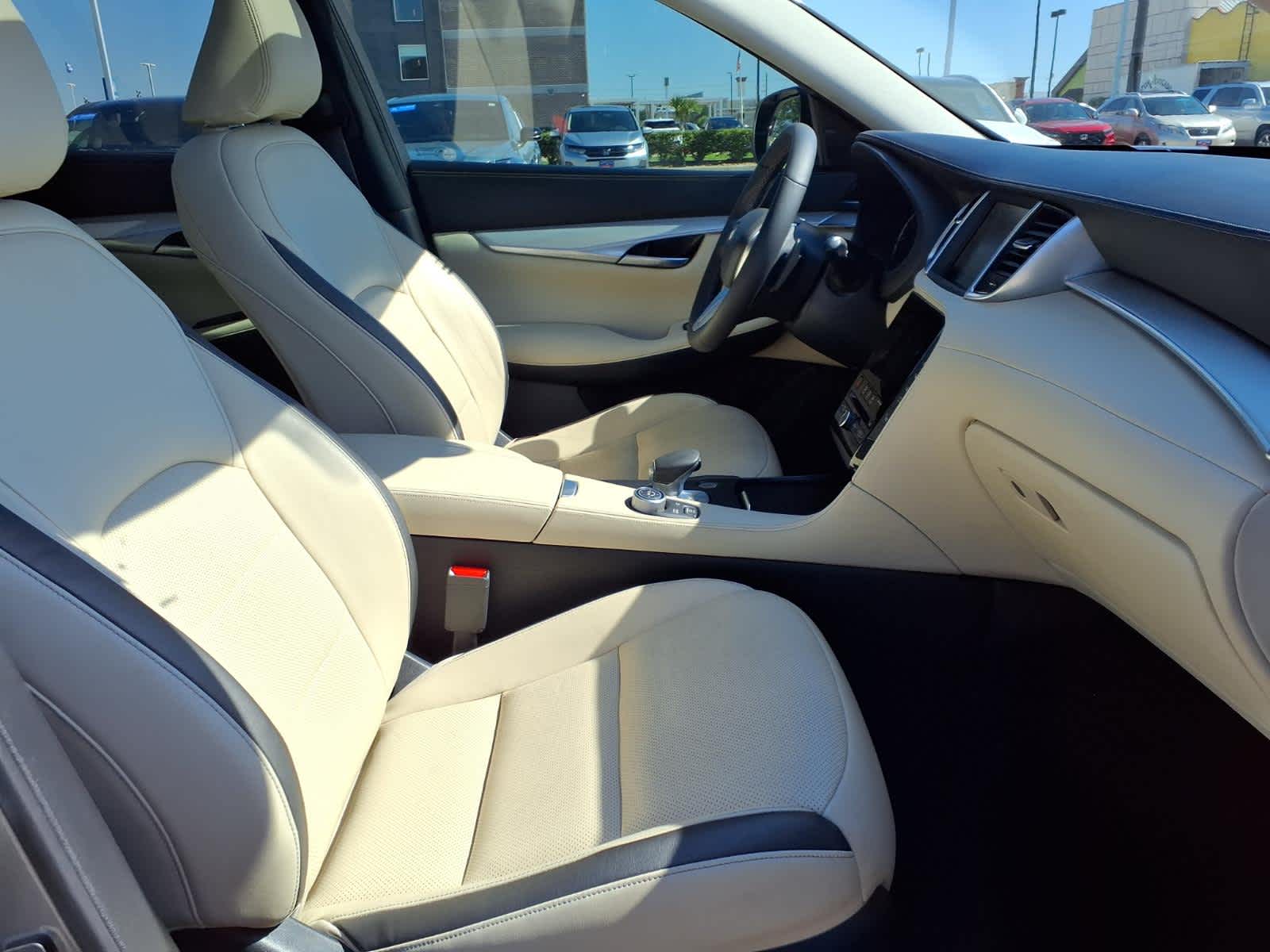 Thumbnail: 2021 INFINITI QX50 - 15