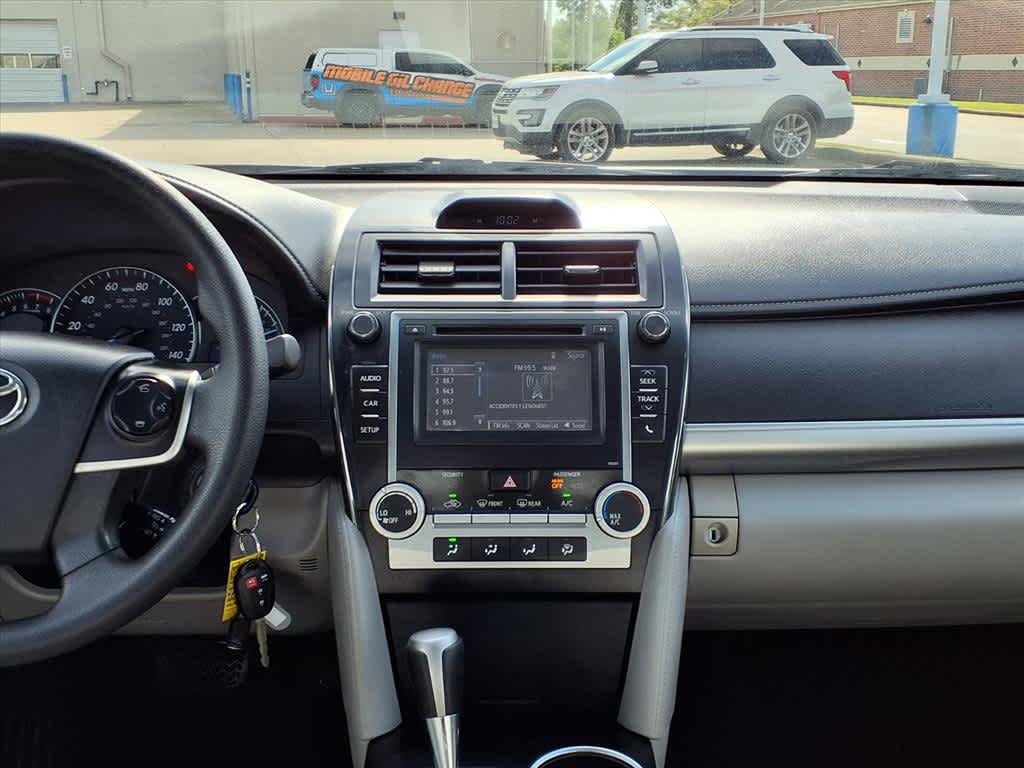 Thumbnail: 2014 Toyota Camry - 16