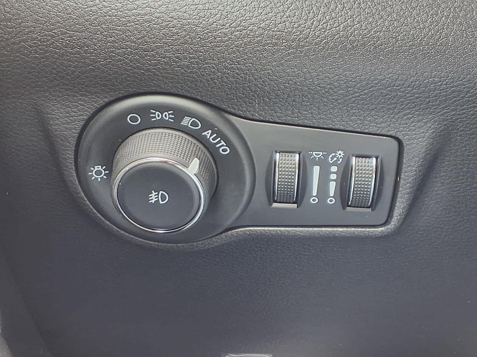 Thumbnail: 2025 Jeep Compass - 22