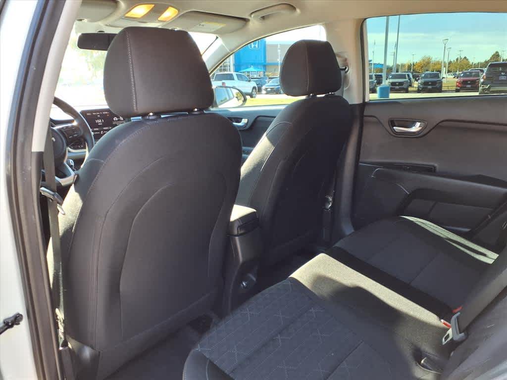 Thumbnail: 2023 Kia Rio - 13