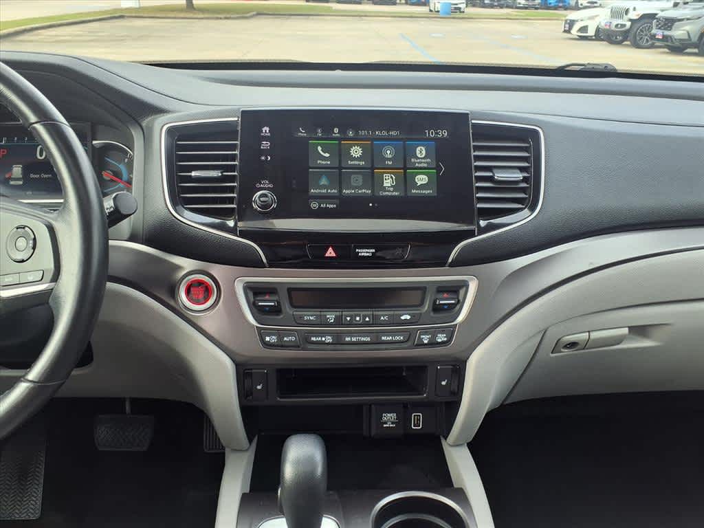 Thumbnail: 2019 Honda Pilot - 16