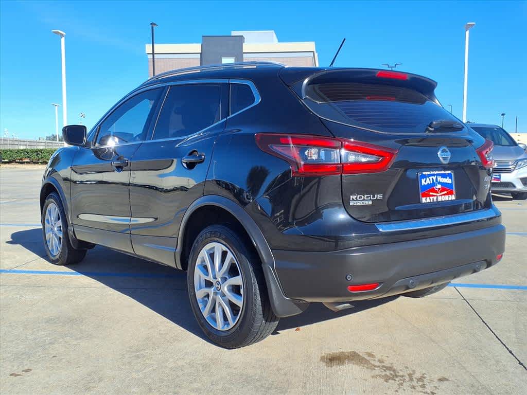 Thumbnail: 2021 Nissan Rogue Sport - 4