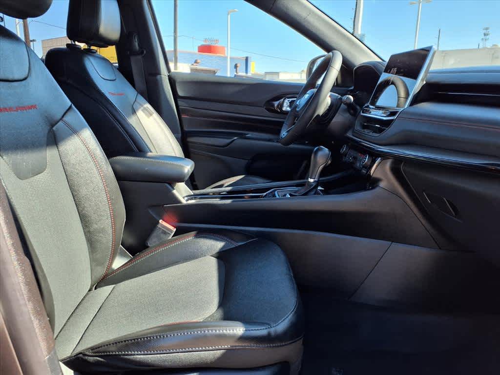 Thumbnail: 2023 Jeep Compass - 14